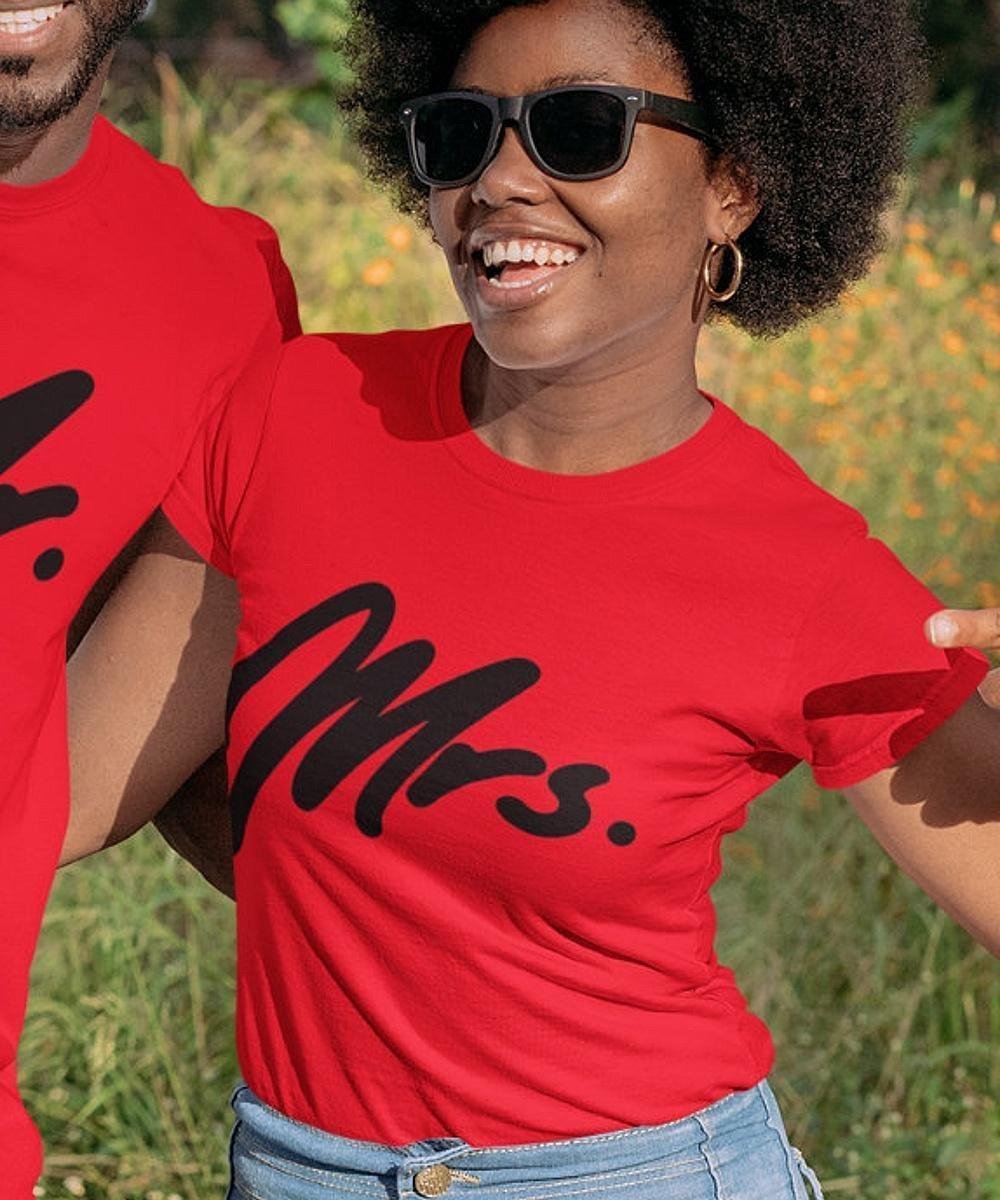 Mr & Mrs T-Shirt Premium Red Black (Mrs - Maat 3XL) | Koppel Cadeau | Valentijn Cadeautje voor hem & haar